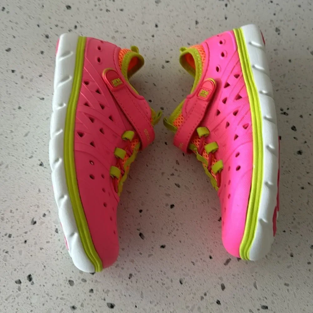 Stride Rite Made 2 Play Phibian Pink Rubber Girls' Water Shoes Outdoors Size 13